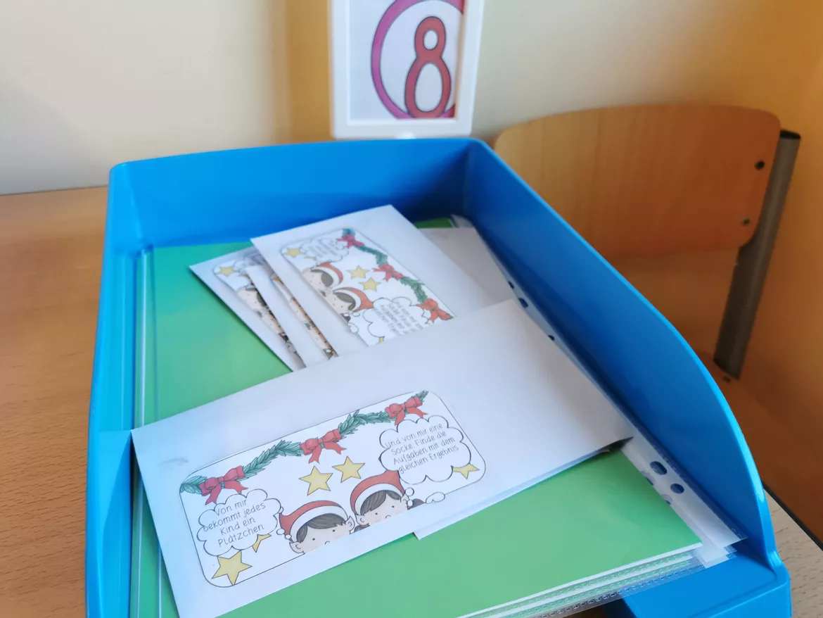 Bild in der Beschreibung des Unterrichtsmaterials Weihnachtliche Lerntheke (Addieren und Subtrahieren ZR 100 mit ZÜ) von katis_lehrerleben #3