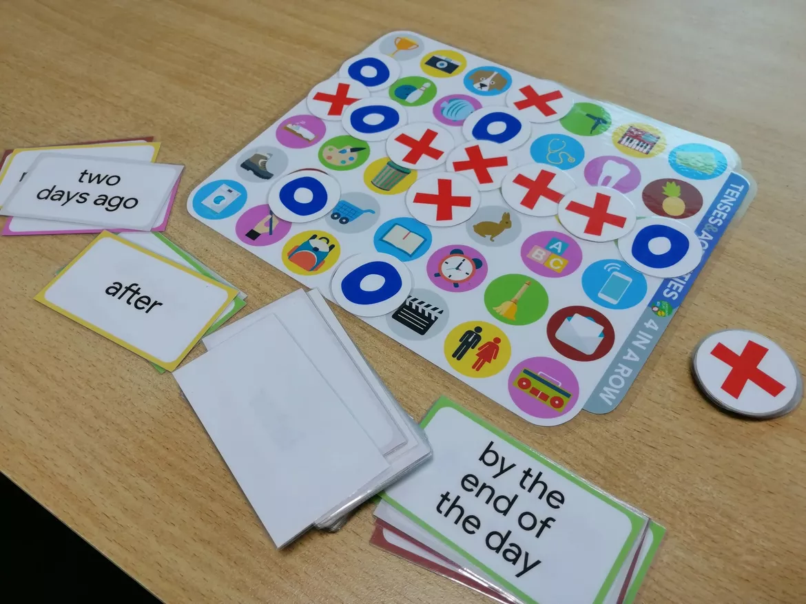 Bild in der Beschreibung des Unterrichtsmaterials Tenses and activities 2in1 von Language Stuff #2