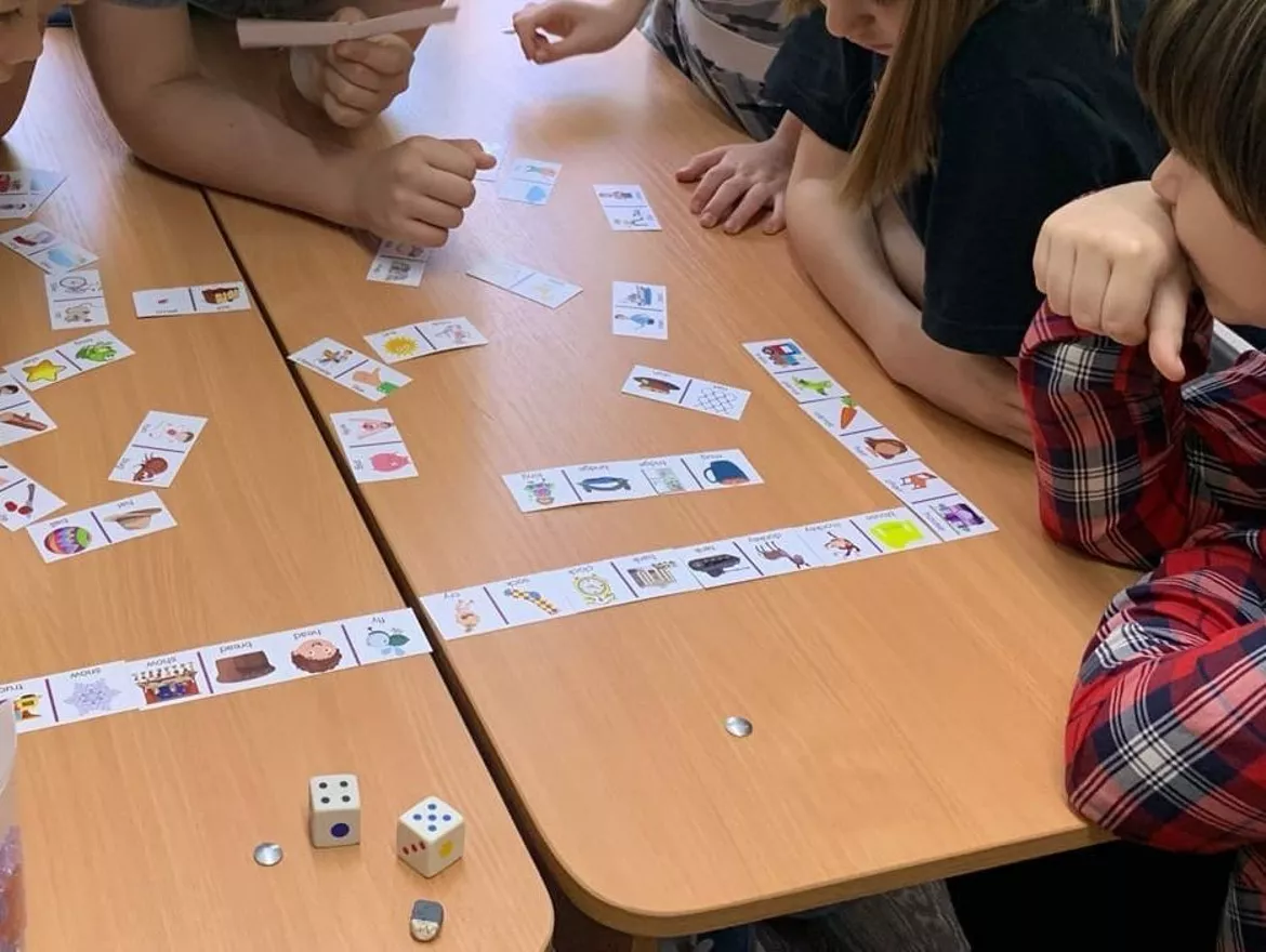 Bild in der Beschreibung des Unterrichtsmaterials Phonics Dominoes 2in1 von Language Stuff #6
