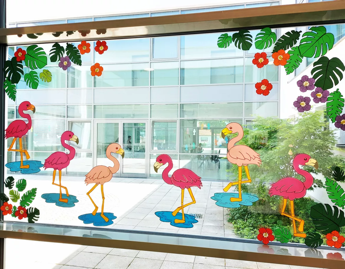 Bild in der Beschreibung des Unterrichtsmaterials Flamingo Fensterbild & Bastelvorlage – Sommer Kunstunterricht Grundschule Klasse 1–4 | Dschungel | Flamingos basteln von Wolkenland.Graphics #1