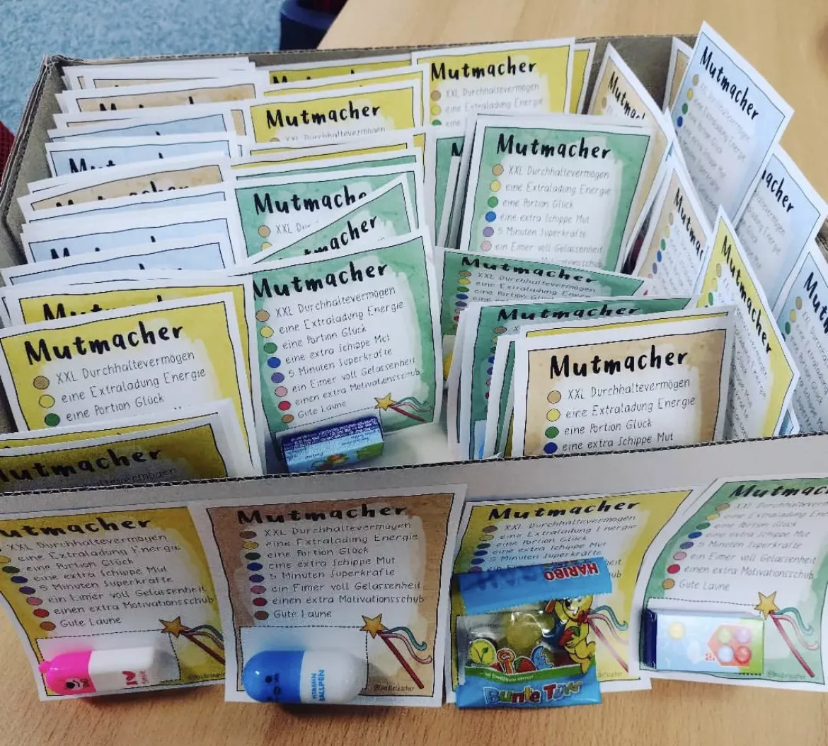 Bild in der Beschreibung des Unterrichtsmaterials Mutmacher Geschenke - passt zu Mini Schokolinsen von Doodleteacher #2