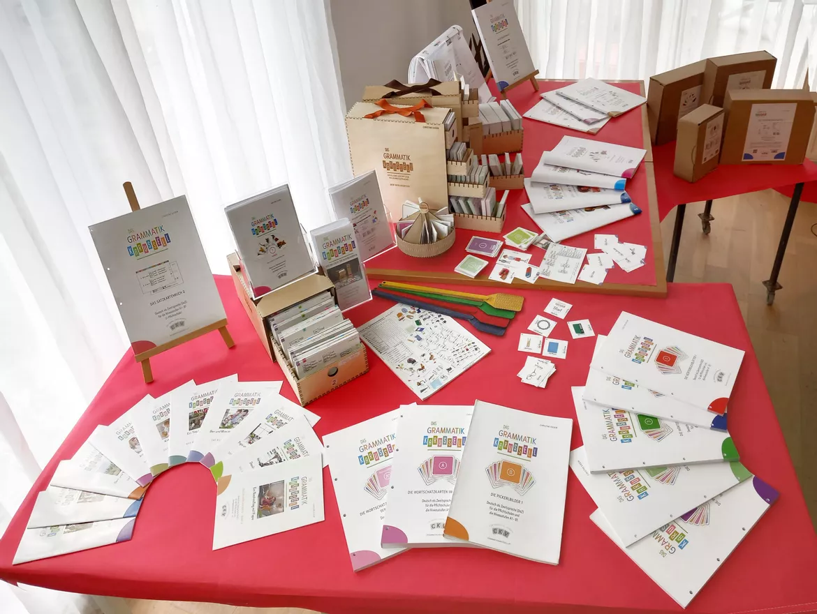 Bild in der Beschreibung des Unterrichtsmaterials Tierfamilien Terzett - Kartenspiel (33 Bildkarten) von Grammatikkarussell.at #1