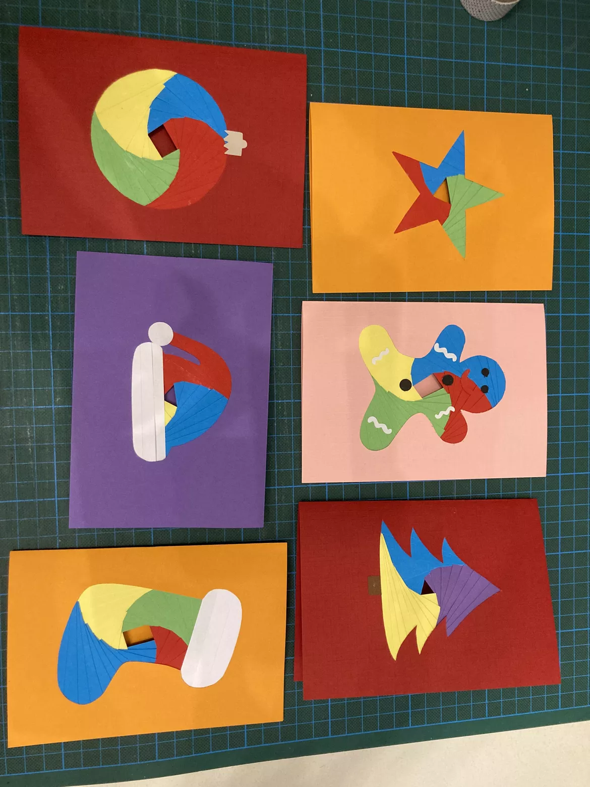 Bild in der Beschreibung des Unterrichtsmaterials Iris Folding Vorlagen Weihnachten- Werken und Gestalten 3./4. Klasse von Frau Nessi #1