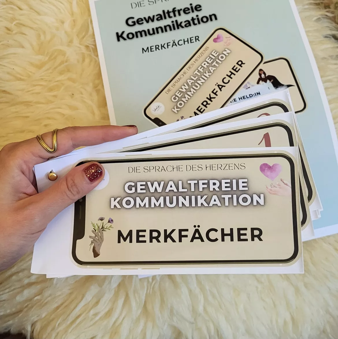 Bild in der Beschreibung des Unterrichtsmaterials Merkfächer Sprache des Herzens Gewaltfreie Kommunikation #Silvesterknaller23 von Johanna Dorra-Saraval #1