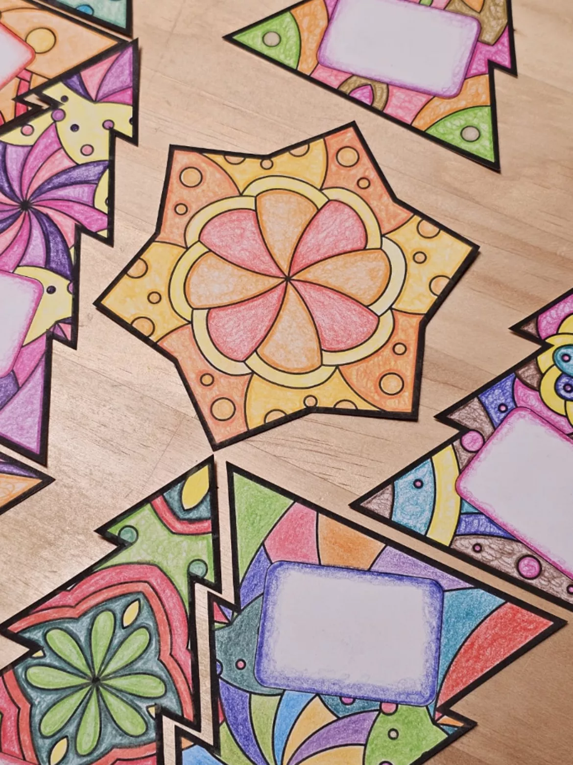 Bild in der Beschreibung des Unterrichtsmaterials Weihnachten kooperativer Tannenbaum Mandala Puzzle von kreativ lernen #1