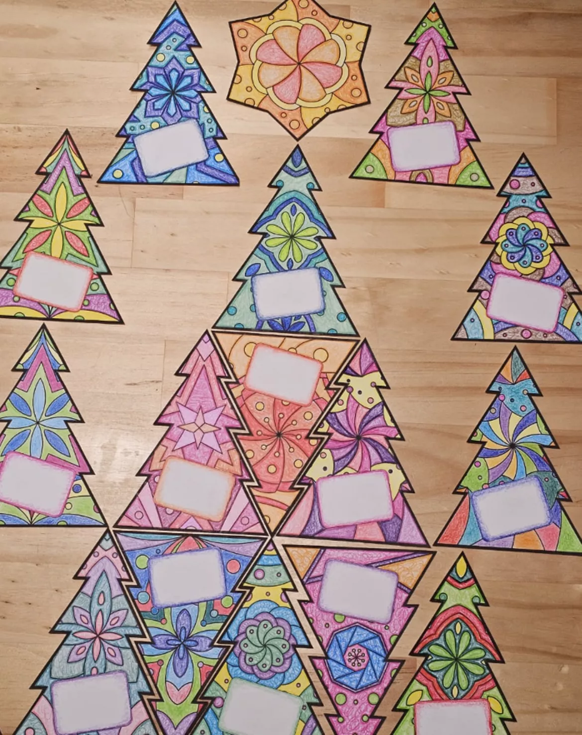 Bild in der Beschreibung des Unterrichtsmaterials Weihnachten kooperativer Tannenbaum Mandala Puzzle von kreativ lernen #2