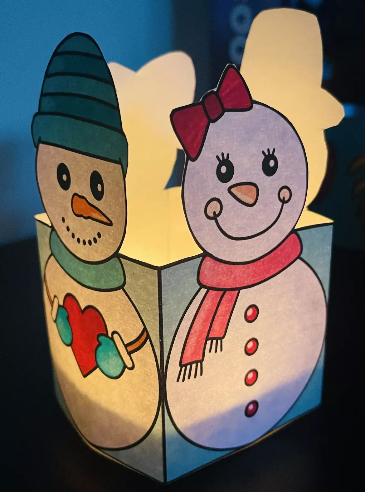 Bild in der Beschreibung des Unterrichtsmaterials Schneemann Windlichter zum Ausmalen oder Weitermalen & Basteln - Kunst im Winter von Katy‘s Kunstraum #1