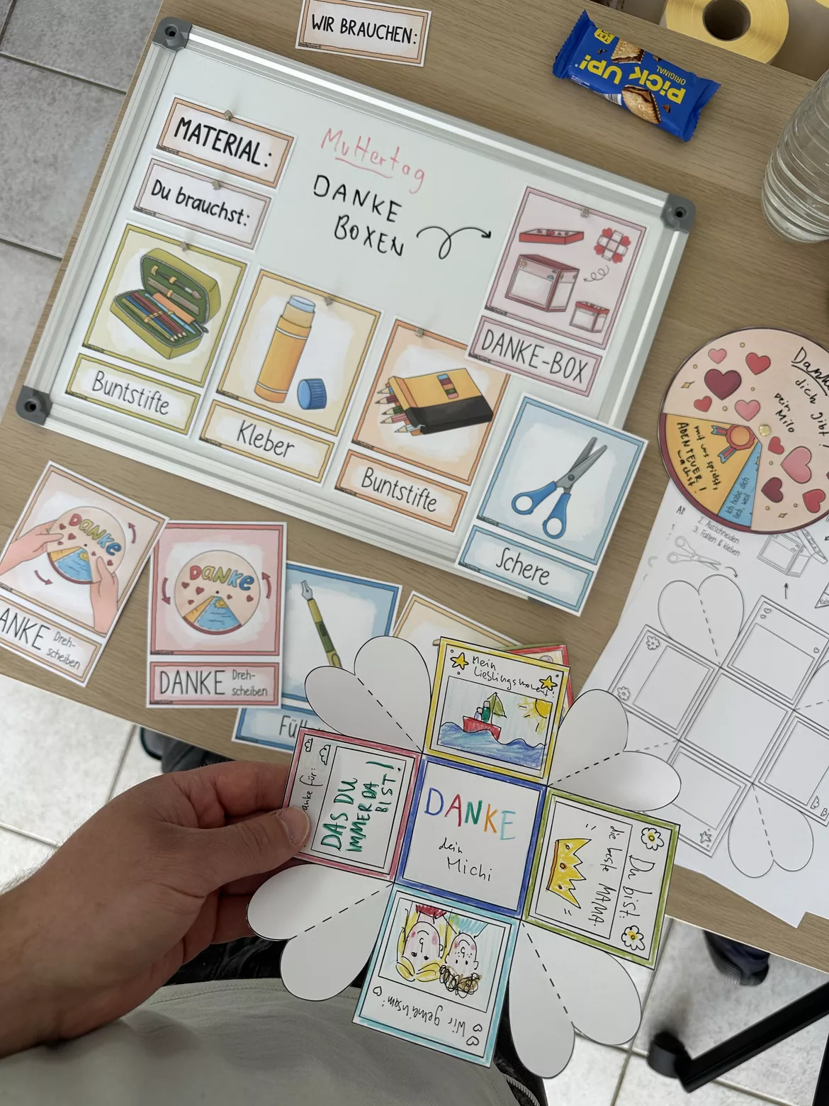 Bild in der Beschreibung des Unterrichtsmaterials DANKE Drehscheibe zum Muttertag, Vatertag oder für Lieblingsmenschen / Geschenk 2026 von Doodleteacher #2