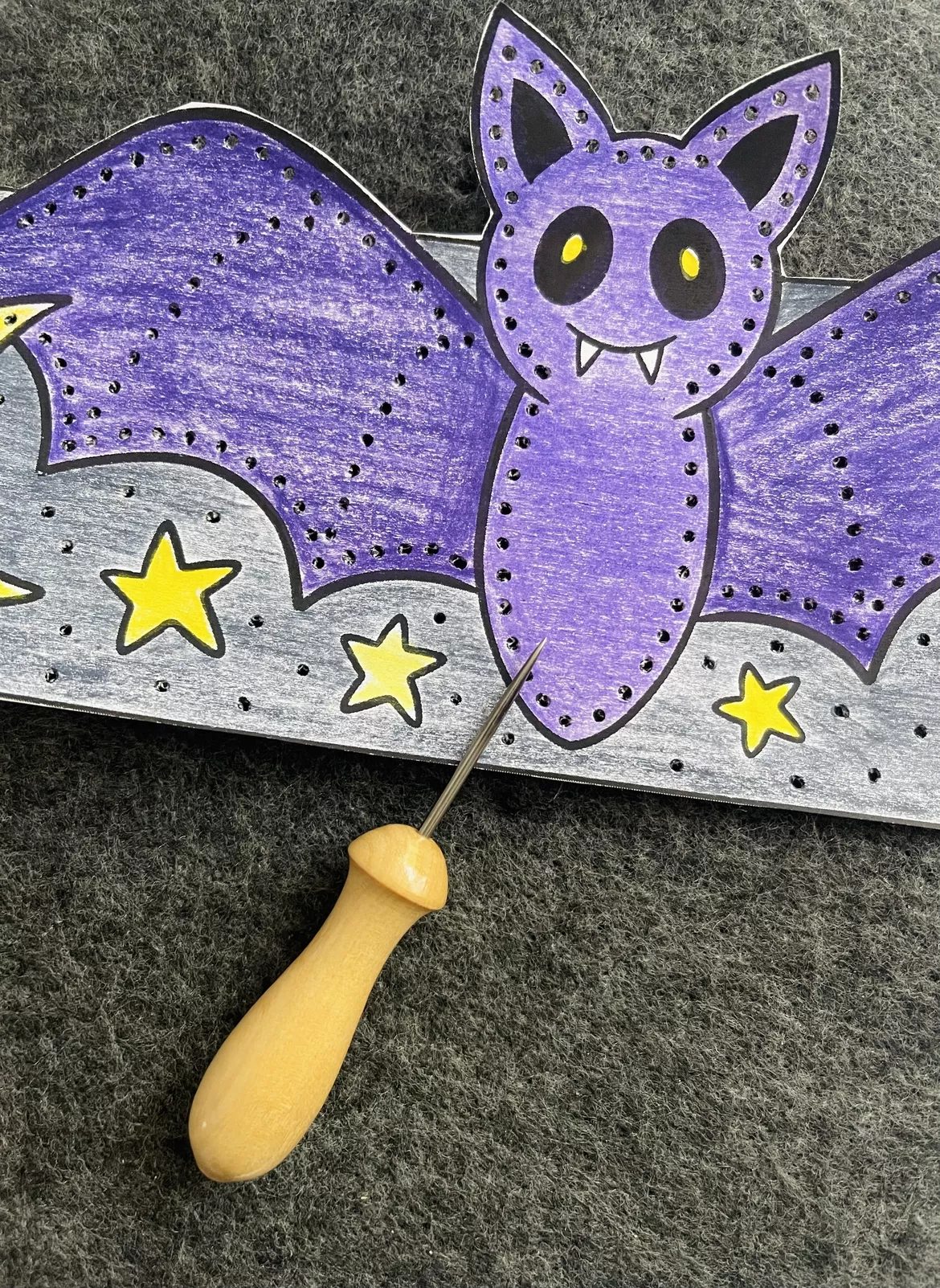 Bild in der Beschreibung des Unterrichtsmaterials Windlichter zum Prickeln & Basteln - Kunst im Herbst & für Halloween von Katy‘s Kunstraum #1