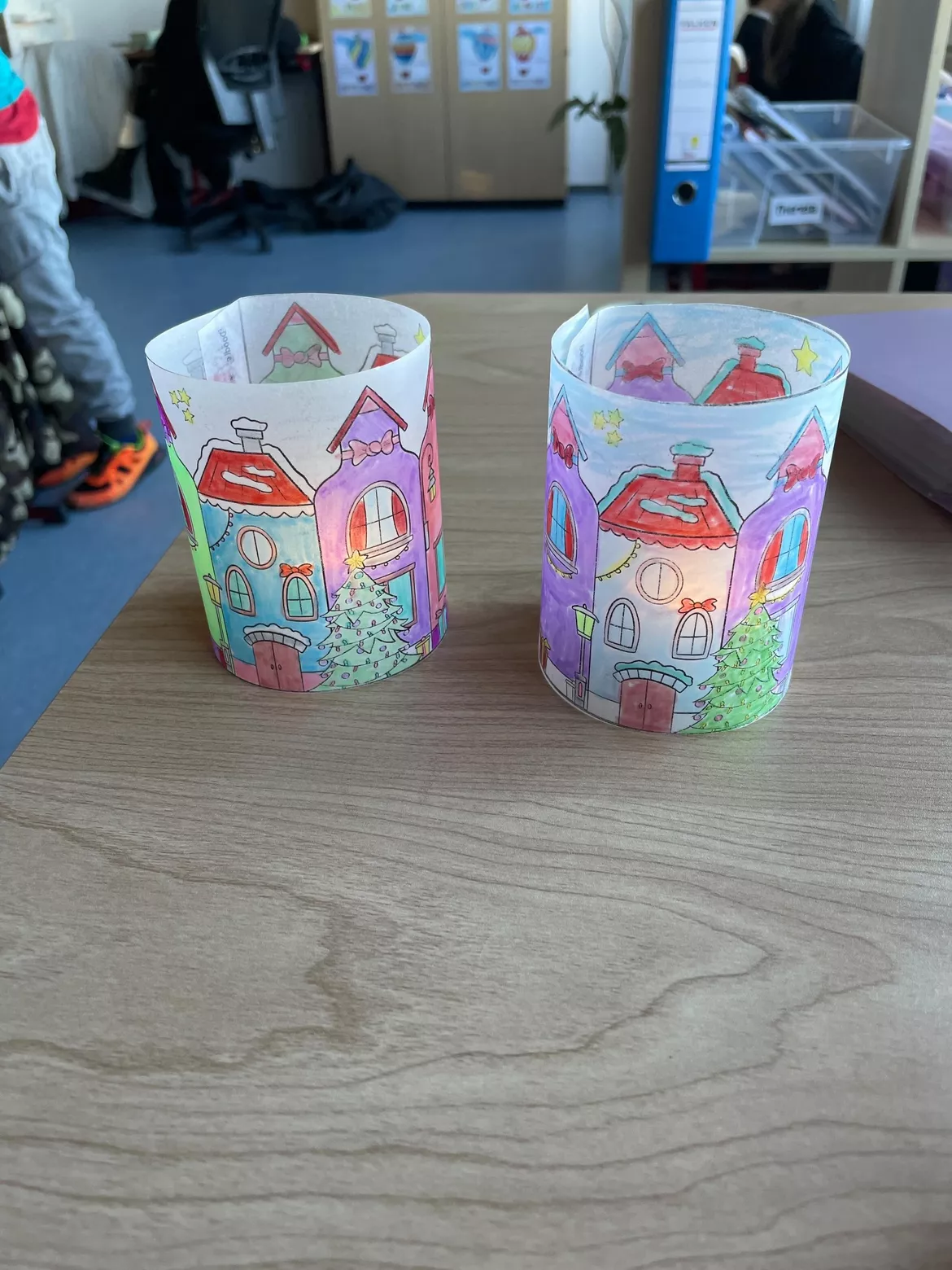 Bild in der Beschreibung des Unterrichtsmaterials Winterstadt Windlichter / Weihnachten – Kreative Vorlagen / Kerzen Winter von Doodleteacher #2