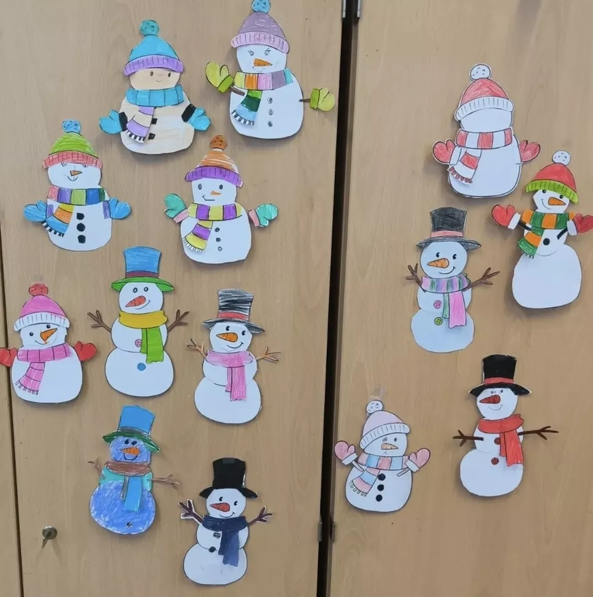 Bild in der Beschreibung des Unterrichtsmaterials Schneemann / Schnemänner basteln - Winter Bastelvorlage von Doodleteacher #2