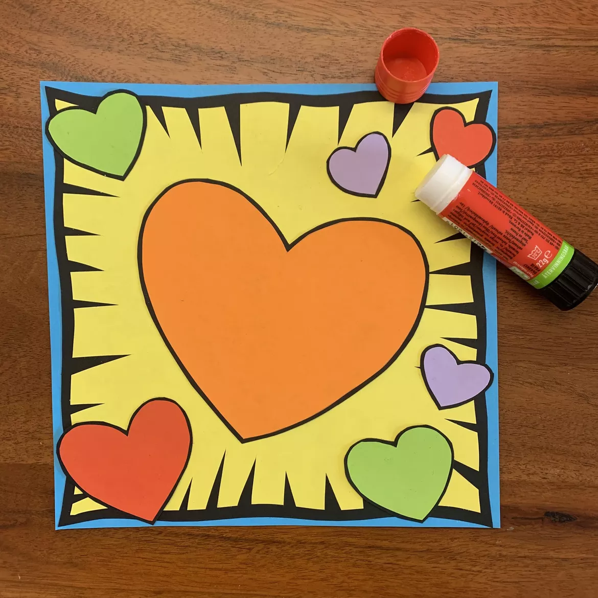 Bild in der Beschreibung des Unterrichtsmaterials Herzen - Kunstprojekt nach Burton Morris (Pop-Art zum Muttertag / Vatertag) von allerlei_fuer_die_schule #2
