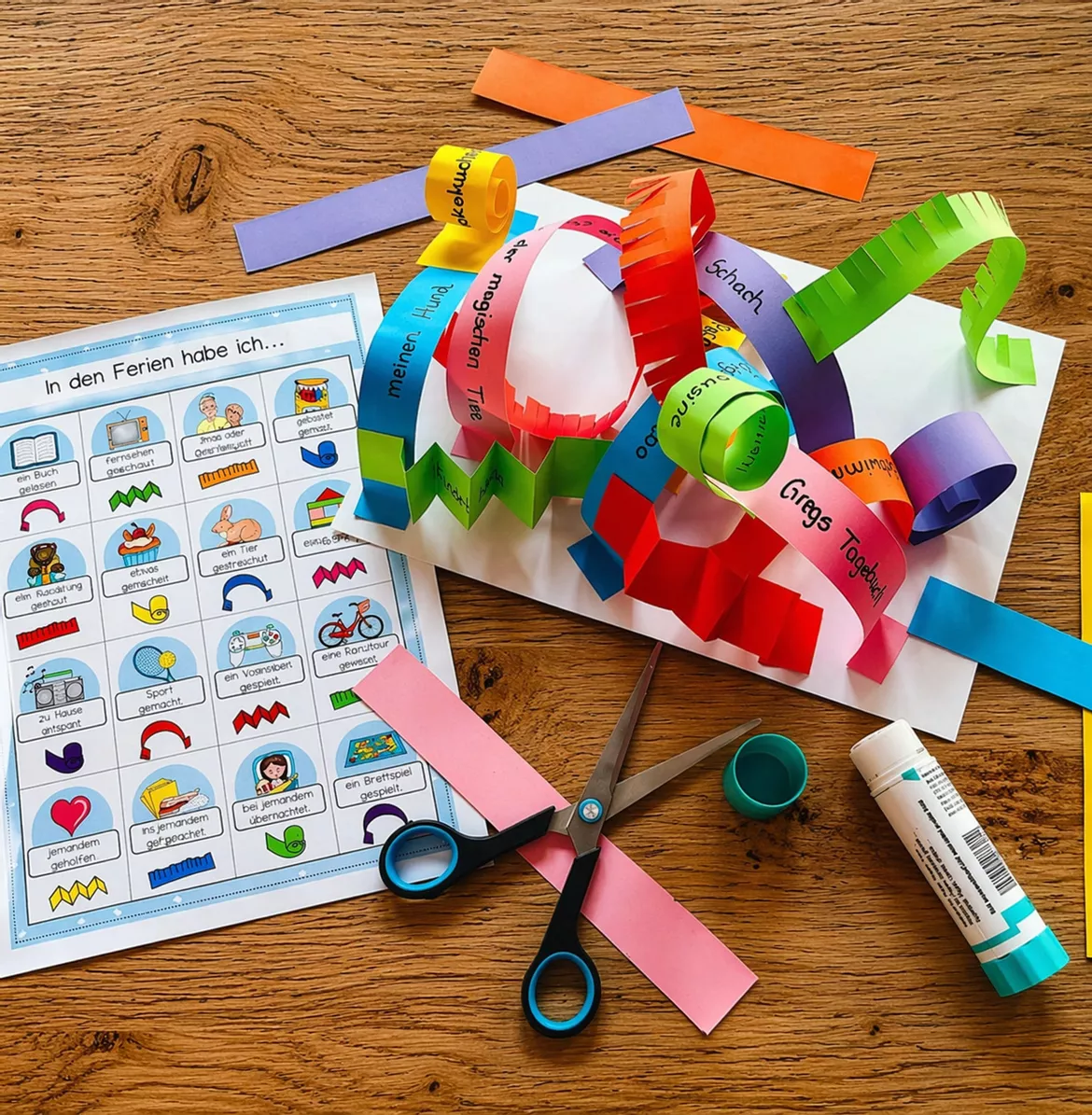 Bild in der Beschreibung des Unterrichtsmaterials Papierplastik zu den Ferien erstellen (Kunst Grundschule Klasse 1-4) von Fraulein_Lehrerin #1