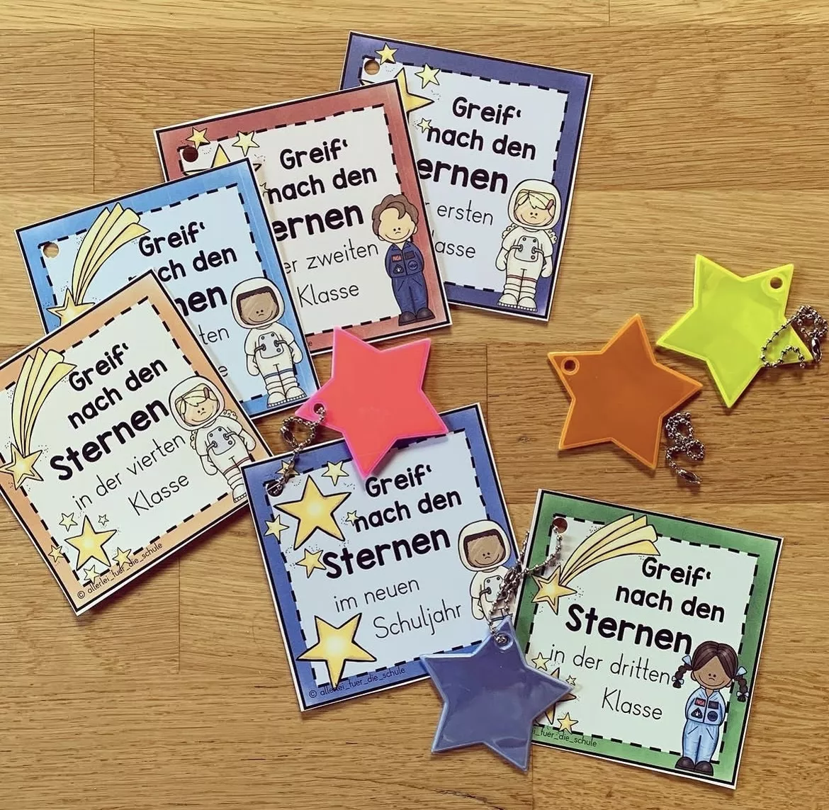 Bild in der Beschreibung des Unterrichtsmaterials Greif nach den Sternen - Grußkärtchen zum Schuljahresbeginn von allerlei_fuer_die_schule #1