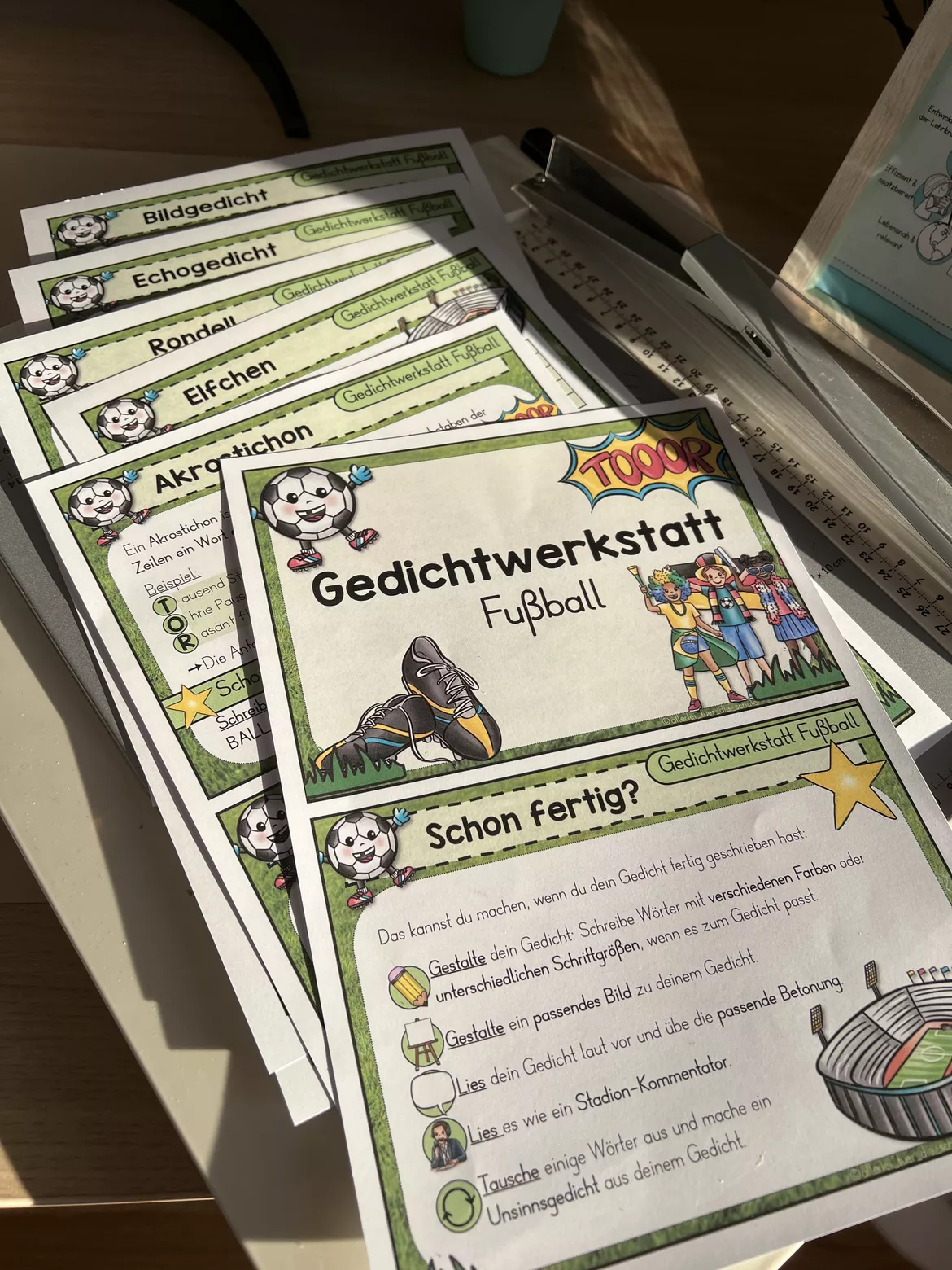 Bild in der Beschreibung des Unterrichtsmaterials Fußball WM 2026 – Gedichte schreiben in der Grundschule | Deutsch von allerlei_fuer_die_schule #1