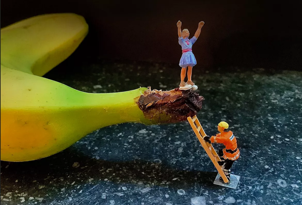 Bild in der Beschreibung des Unterrichtsmaterials Erzählen mit Miniaturfotos - Fotografieren im Kunstunterricht von Sterntaler #3
