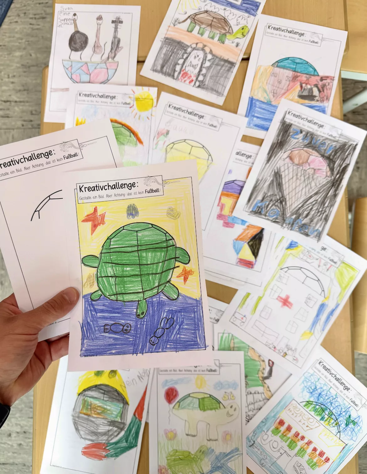 Bild in der Beschreibung des Unterrichtsmaterials Fußball WM 2026 - Kreativchallenge Brain Break von Doodleteacher #2