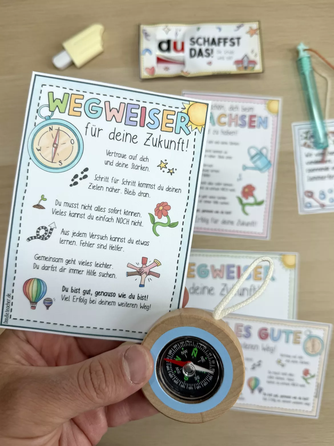 Bild in der Beschreibung des Unterrichtsmaterials Kompass Abschiedsgeschenk Grundschule + Abschied allgemein / Mutmacher Übergang Wegweiser von Doodleteacher #3