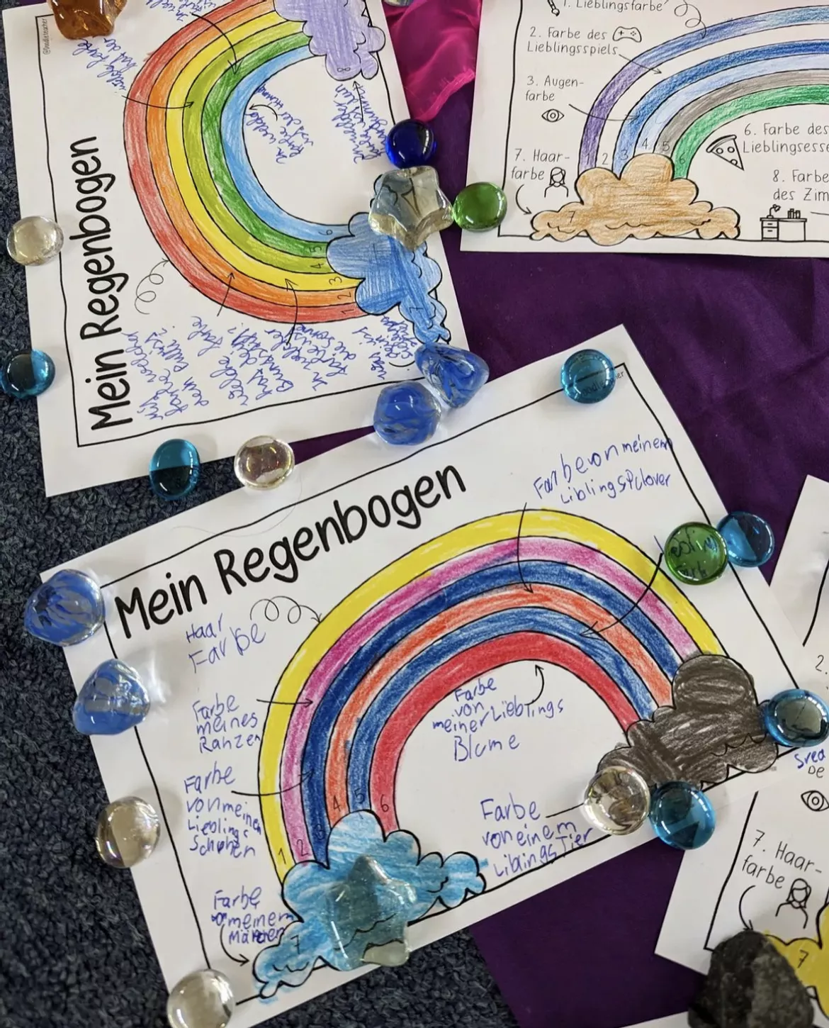 Bild in der Beschreibung des Unterrichtsmaterials Mein Regenbogen 🌈 - Kennenlernen Schuljahresanfang Steckbrief & Poster von Doodleteacher #3