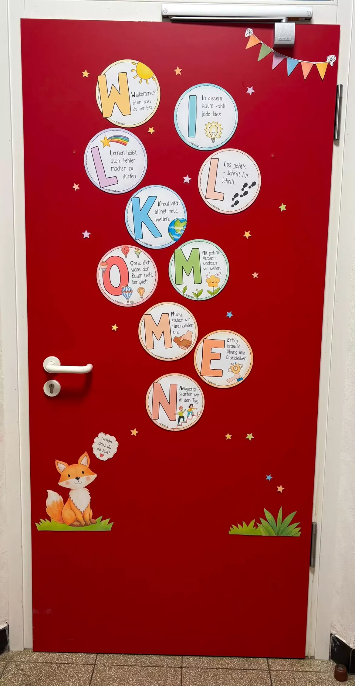 Bild in der Beschreibung des Unterrichtsmaterials Willkommensdeko / Klassenzimmer - Poster Klassenlehrer / Growth Mindset Begrüßungen Willkommen Türdeko Schuljahresanfang von Doodleteacher #4
