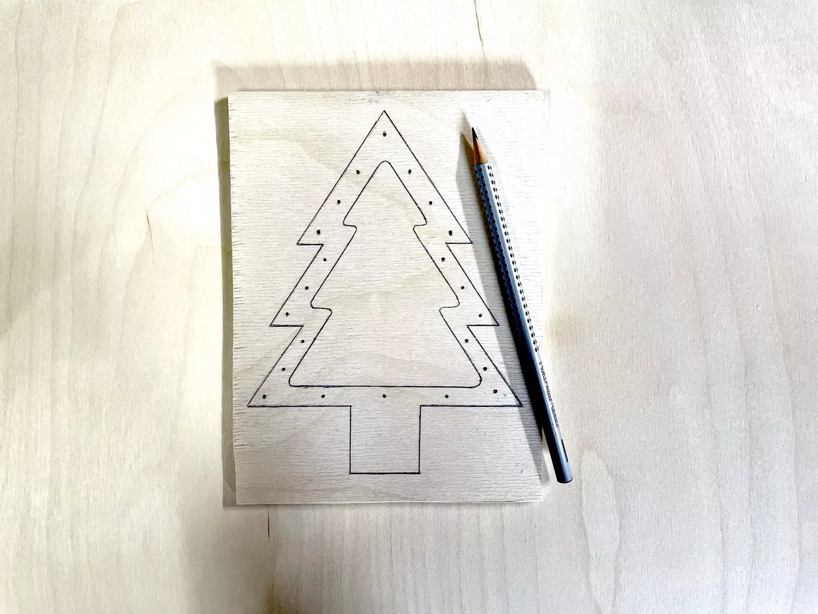 Bild in der Beschreibung des Unterrichtsmaterials Holzarbeit Tannenbaum besticken Werken Klasse 3 Klasse 4 von Clever Eule #1
