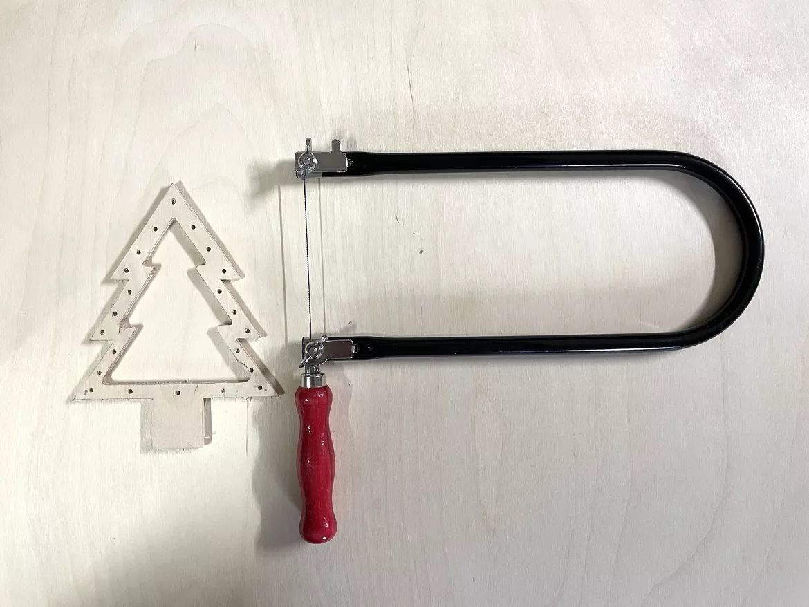 Bild in der Beschreibung des Unterrichtsmaterials Holzarbeit Tannenbaum besticken Werken Klasse 3 Klasse 4 von Clever Eule #5