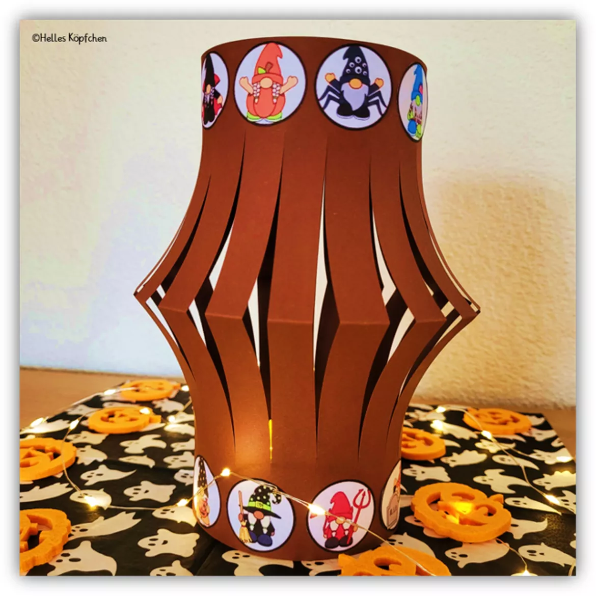Bild in der Beschreibung des Unterrichtsmaterials Halloween Kunst basteln Grundschule GRUSELWICHTEL WINDLICHT von Helles Köpfchen #1