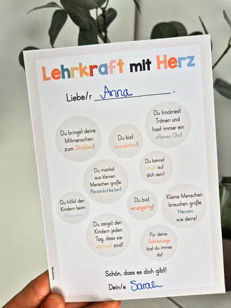 Bild in der Beschreibung des Unterrichtsmaterials Lehrkraft mit Herz freuleinberg von FreuleinBerg #1