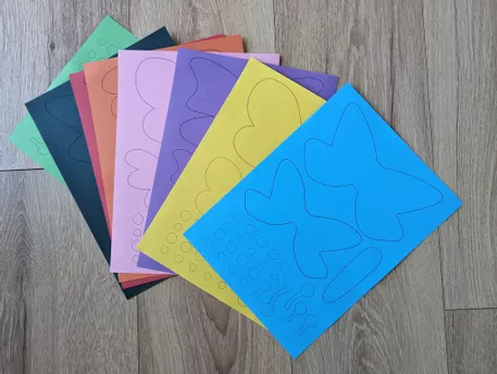 Bild in der Beschreibung des Unterrichtsmaterials Schmetterlinge basteln – Frühlings-Bastelvorlagen zum Kombinieren (Grundschule & Kindergarten) von JBC Kids #1