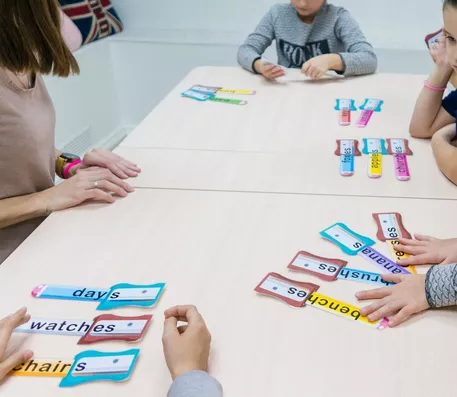 Bild in der Beschreibung des Unterrichtsmaterials Plural Nouns and Present Simple ending rules von Language Stuff #2