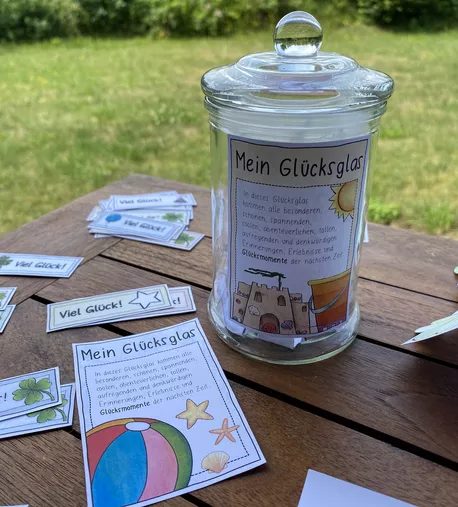 Bild in der Beschreibung des Unterrichtsmaterials Mein Glücksglas - Erinnerungen und Momentesammler von Doodleteacher #1