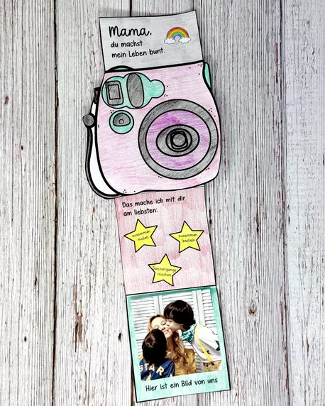 Bild in der Beschreibung des Unterrichtsmaterials Muttertagsgeschenk basteln – Kreative Bastelvorlage „Polaroidkamera“ von Brighter Day Classroom #3