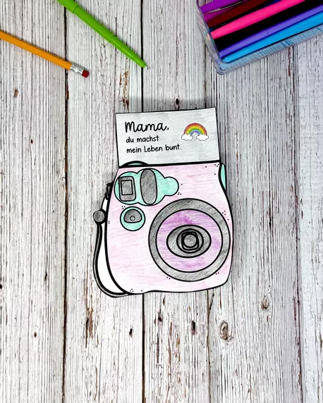 Bild in der Beschreibung des Unterrichtsmaterials Muttertagsgeschenk basteln – Kreative Bastelvorlage „Polaroidkamera“ von Brighter Day Classroom #1