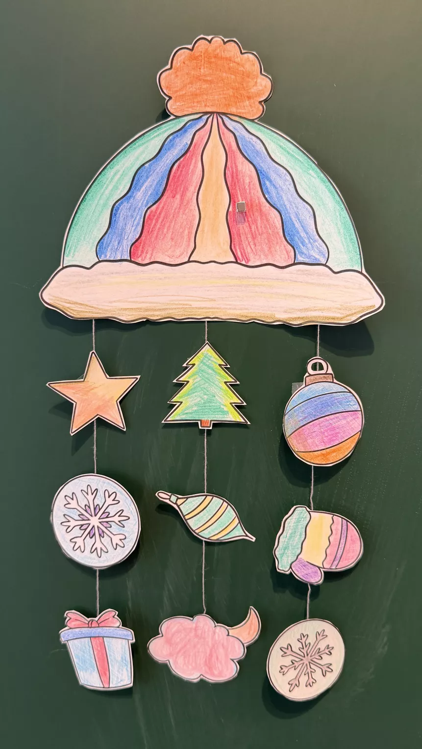 Bild in der Beschreibung des Unterrichtsmaterials Bastelidee Winter Mobiles - Mütze + 🎄+ 🚀 / Vorlage für Kinder von Doodleteacher #1
