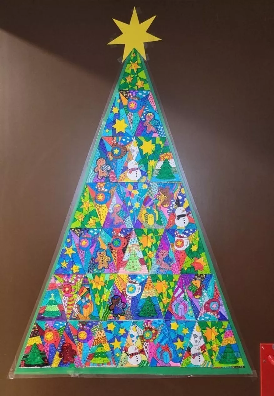 Bild in der Beschreibung des Unterrichtsmaterials Kooperativer Tannenbaum - Ausmalbilder / Pop-Art Weihnachten von Doodleteacher #2